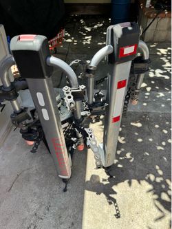Yakima 3 and 2 bikes hitch rack with lock and key