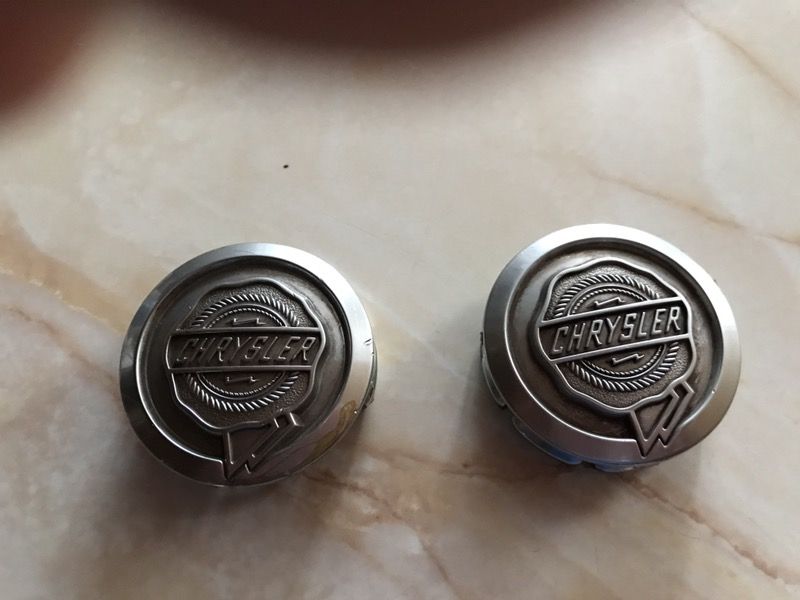 Chrysler rim caps