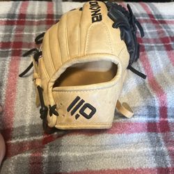 Nokona Skn Series Baseball Glove
