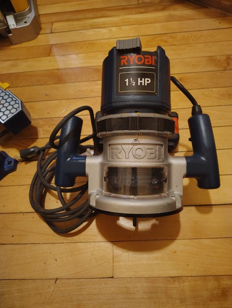 Ryobi 1 1/2 HP Router