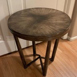 Round Accent Table 