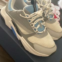 Dior B22 Size 9