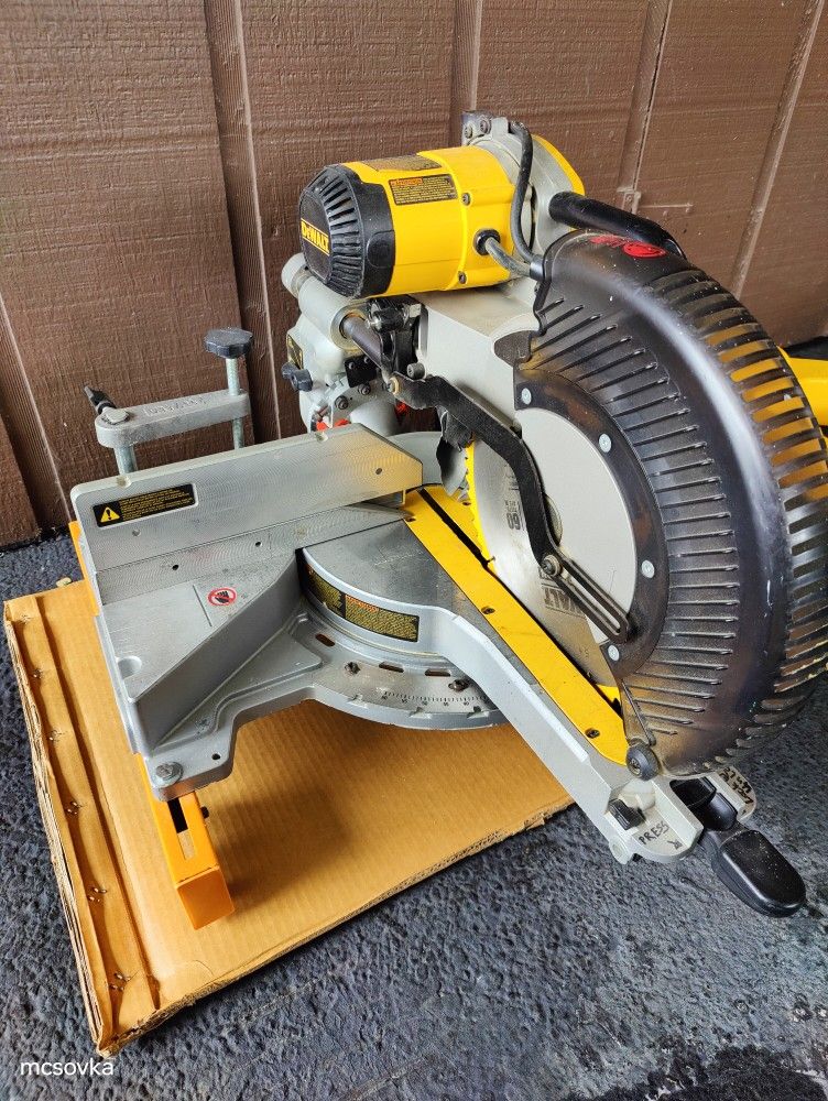 Dewalt 718 Dual Bevel 12inch