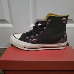 CONVERSE CHUCKS SIZE 7 DIA DE MUERTOS 