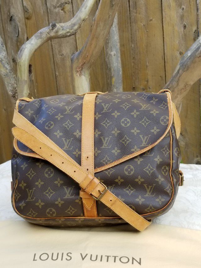 Authentic Louis Vuitton Messenger saddle Shoulder bag