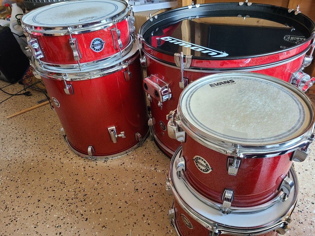Complete Drumset w/ Cymbals and Hardware