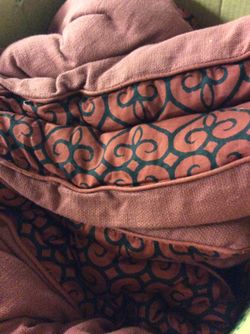 Queen Comforter and Bed skirt.