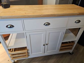 White kitchen island