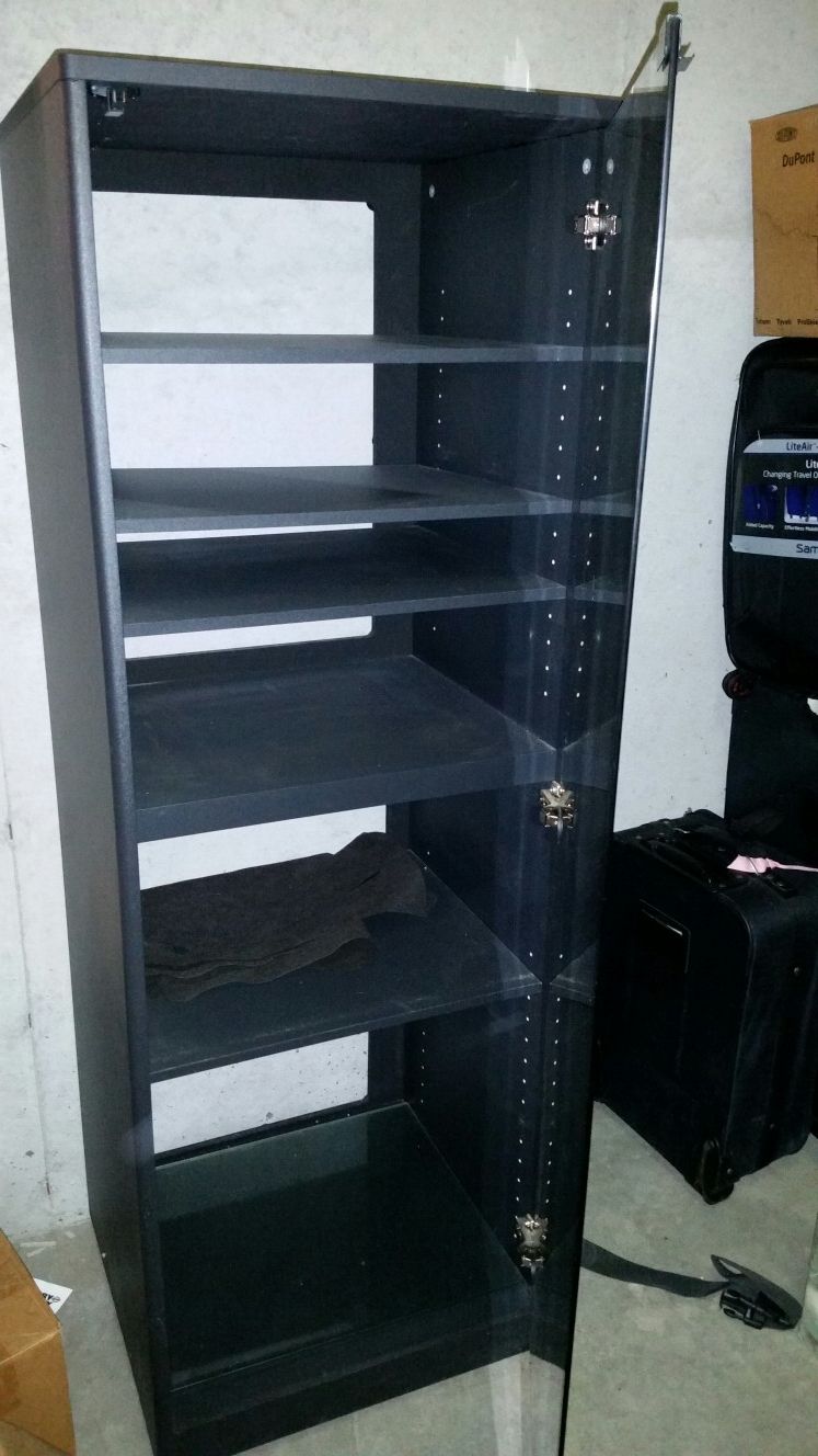 Entertainment cabinet