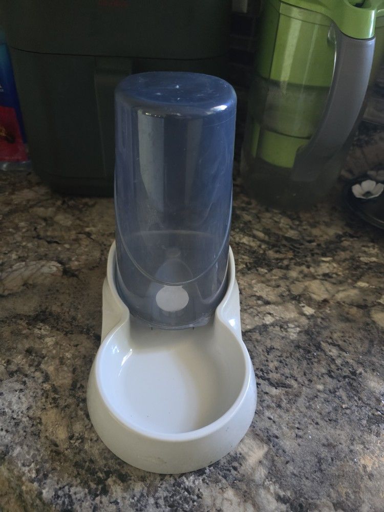 Gravity Water Bowl For Pets