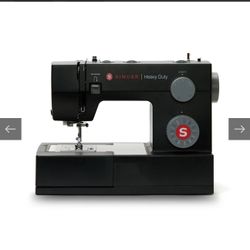 Singer Sewing Machine 