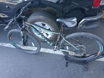 Scott Scale 730 Mountain Bike