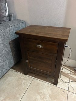2 Side tables