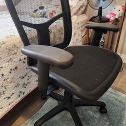 Computer chair⁹