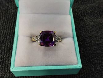 Women's Ring - Yellow Gold 10k (.417) 4.5 grams Size 8