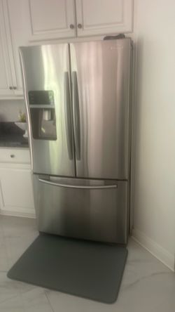 Samsung French door, refrigerator and freezer-icemaker is not working for some reason