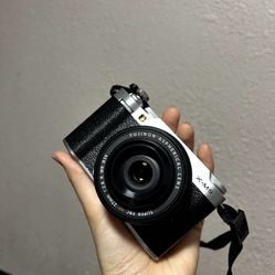 Fujifilm XF 27mm f/2.8 R WR Lens – Like New