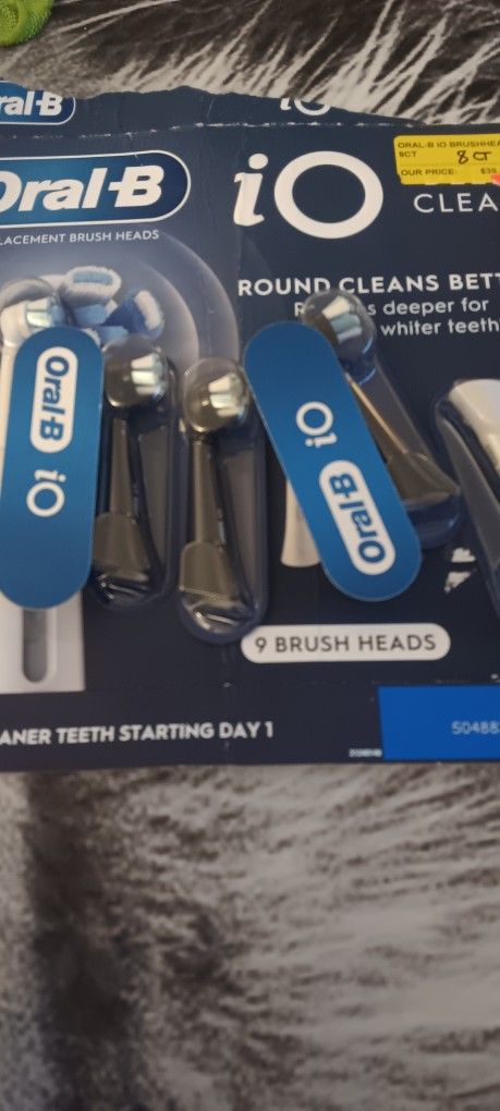 Oral B I0 Replacement Brushes 7 Of Them