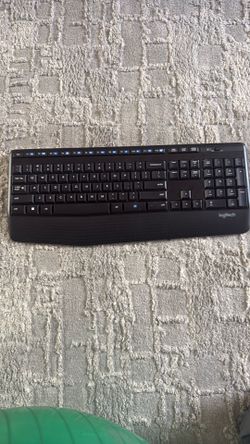 2 Logitech keyboards