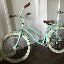 Vintage Huffy 26” Women’s Beach Cruiser Bike
