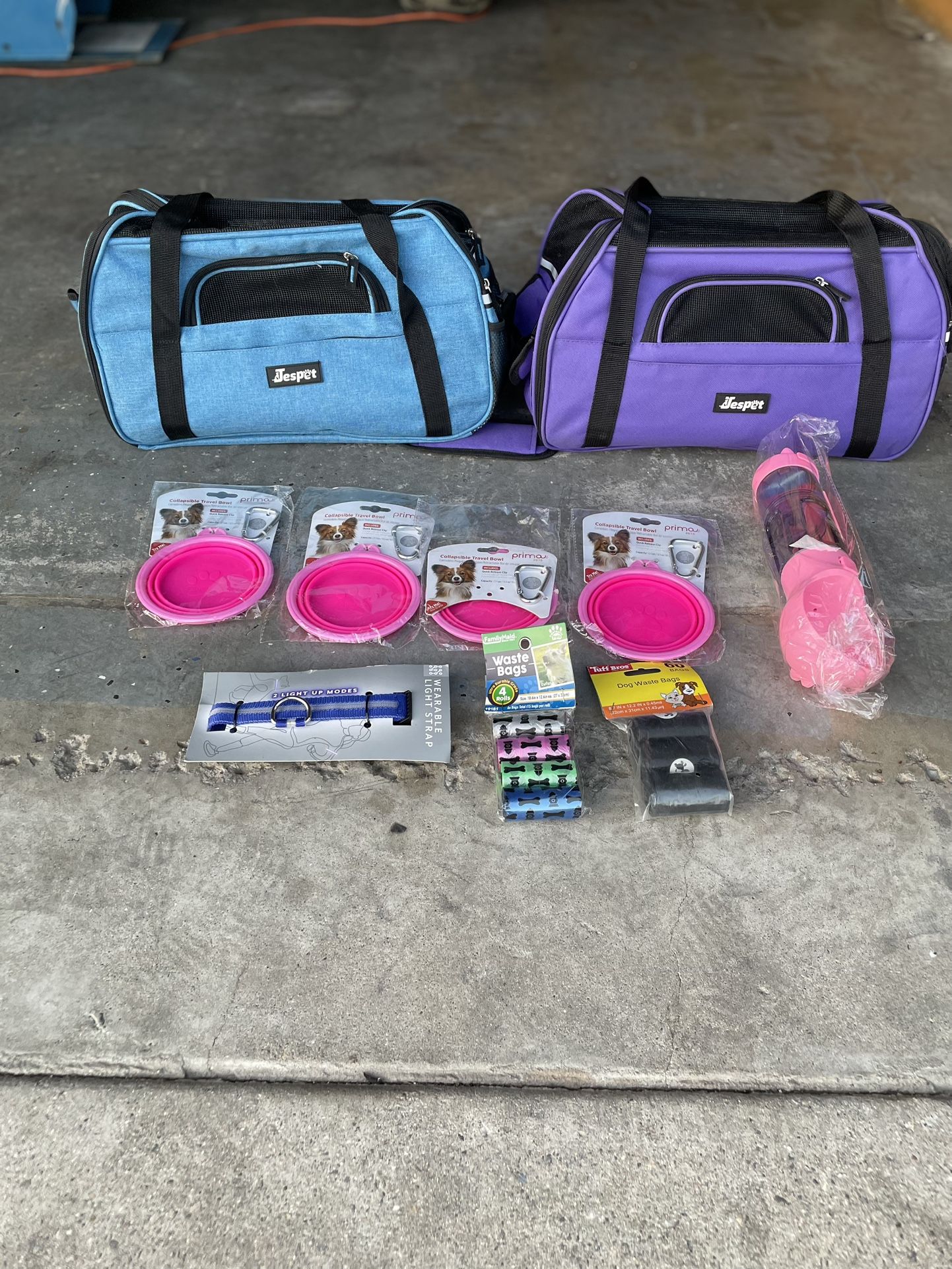 Brand new Pet Travel Bundle – Carriers, Bowls, Bottles & Accessories