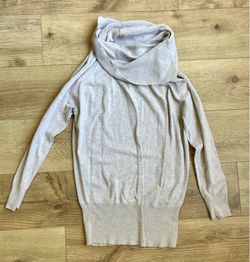 THE LIMITED light grey cowl neck sweater small