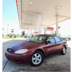 Ford Taurus SE 