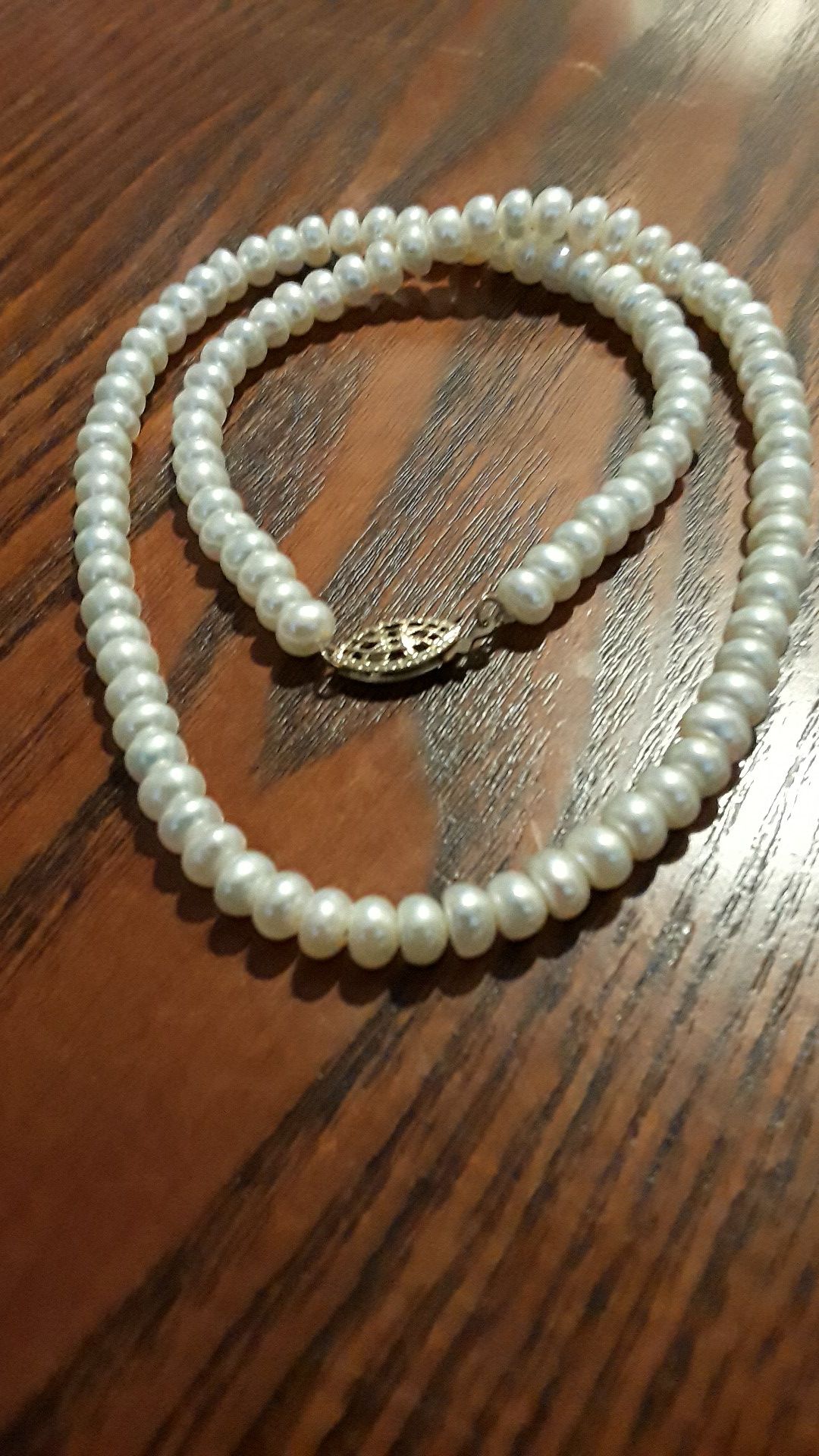 Gorgeous vintage pearl necklace