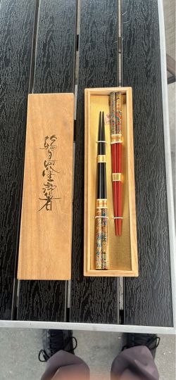 Wajima-nurl Japanese lacquer chopstick set with wooden case