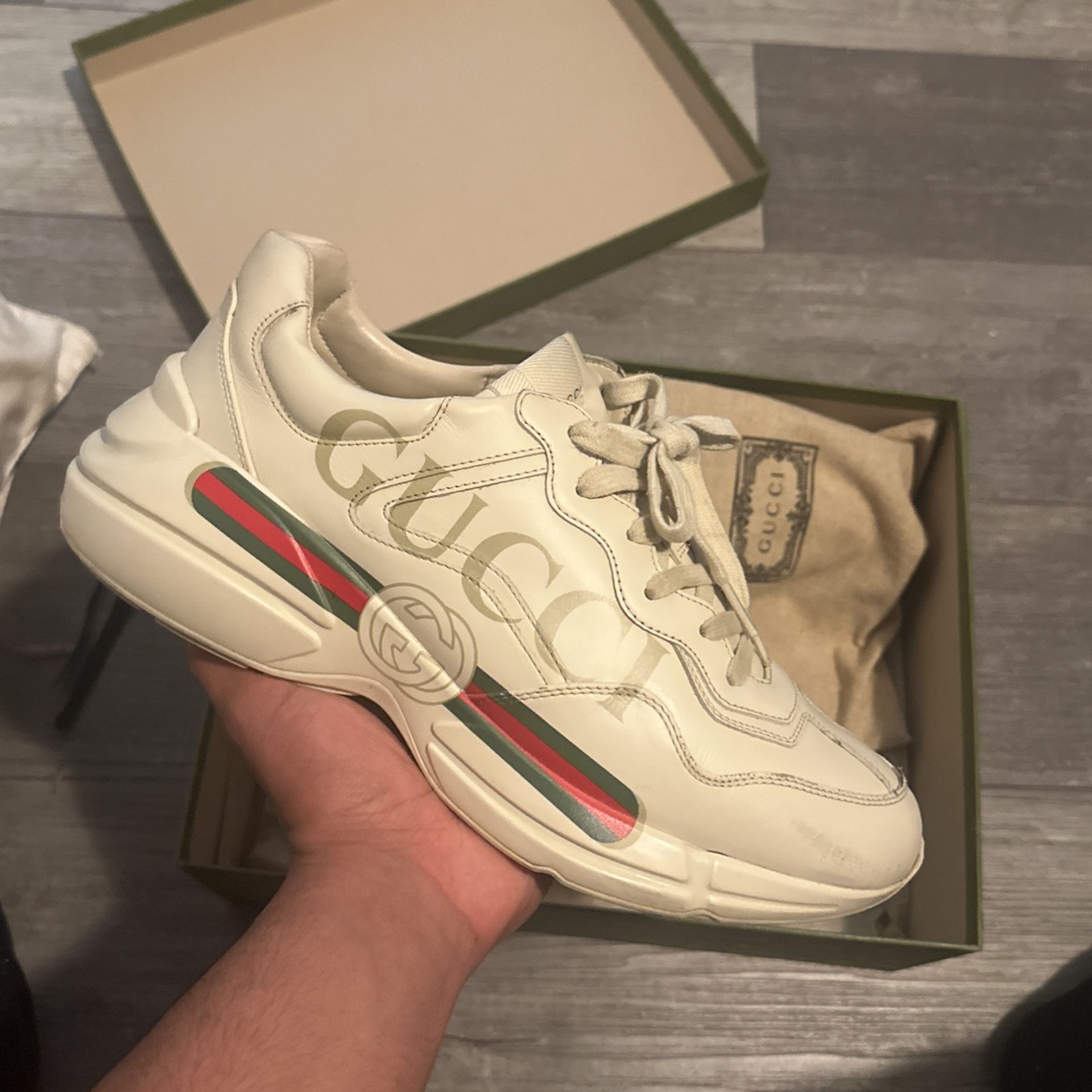 Gucci Shoes 