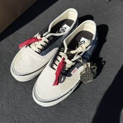 Vans Premium Authentic La Habana ‘White/Black’ — Size 10 and 7.5