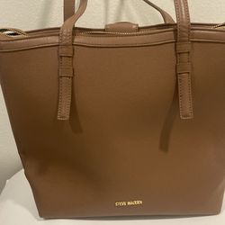 STEVE MADDEN hands shoulder bags
