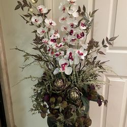 GORGEOUS  FLOWER ARRANGEMENT