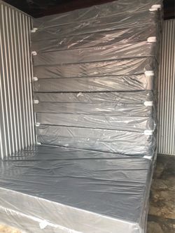 Queen Size Box Spring Foundation — Brand New, Wrapped in Plastic. Available in All Sizes. Same-Day Delivery.