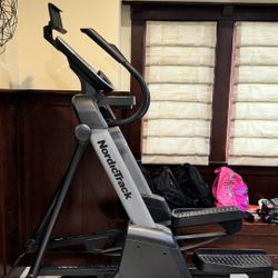 Nordic Track Elliptical machine FS10i