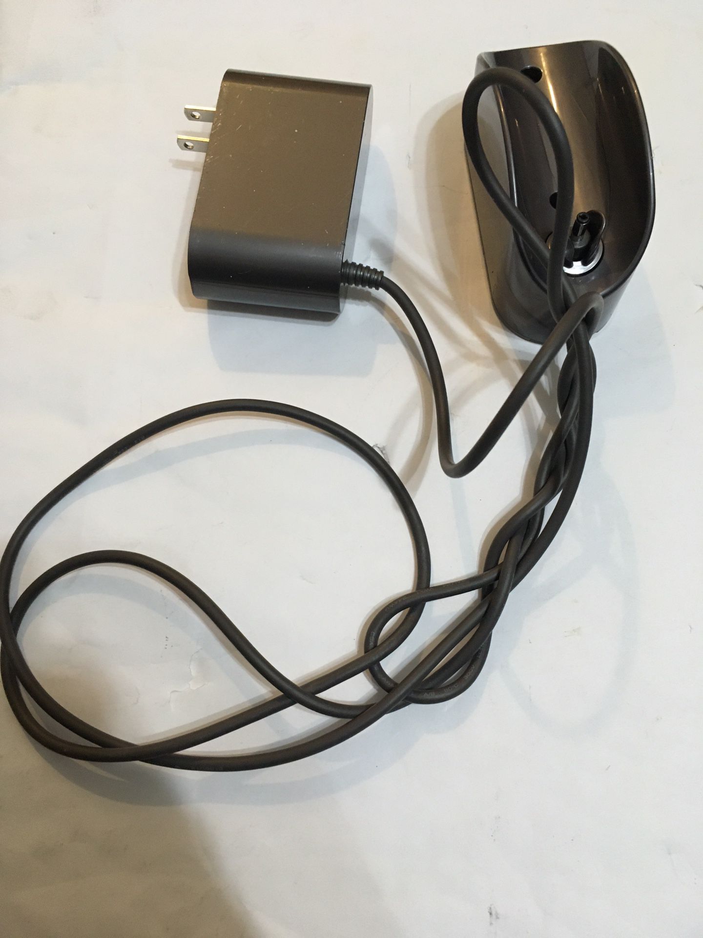Dyson GENUINE Charger And Dock For  Dyson Omni-Glide Handheld Vacuum- SV19  In good working condition  