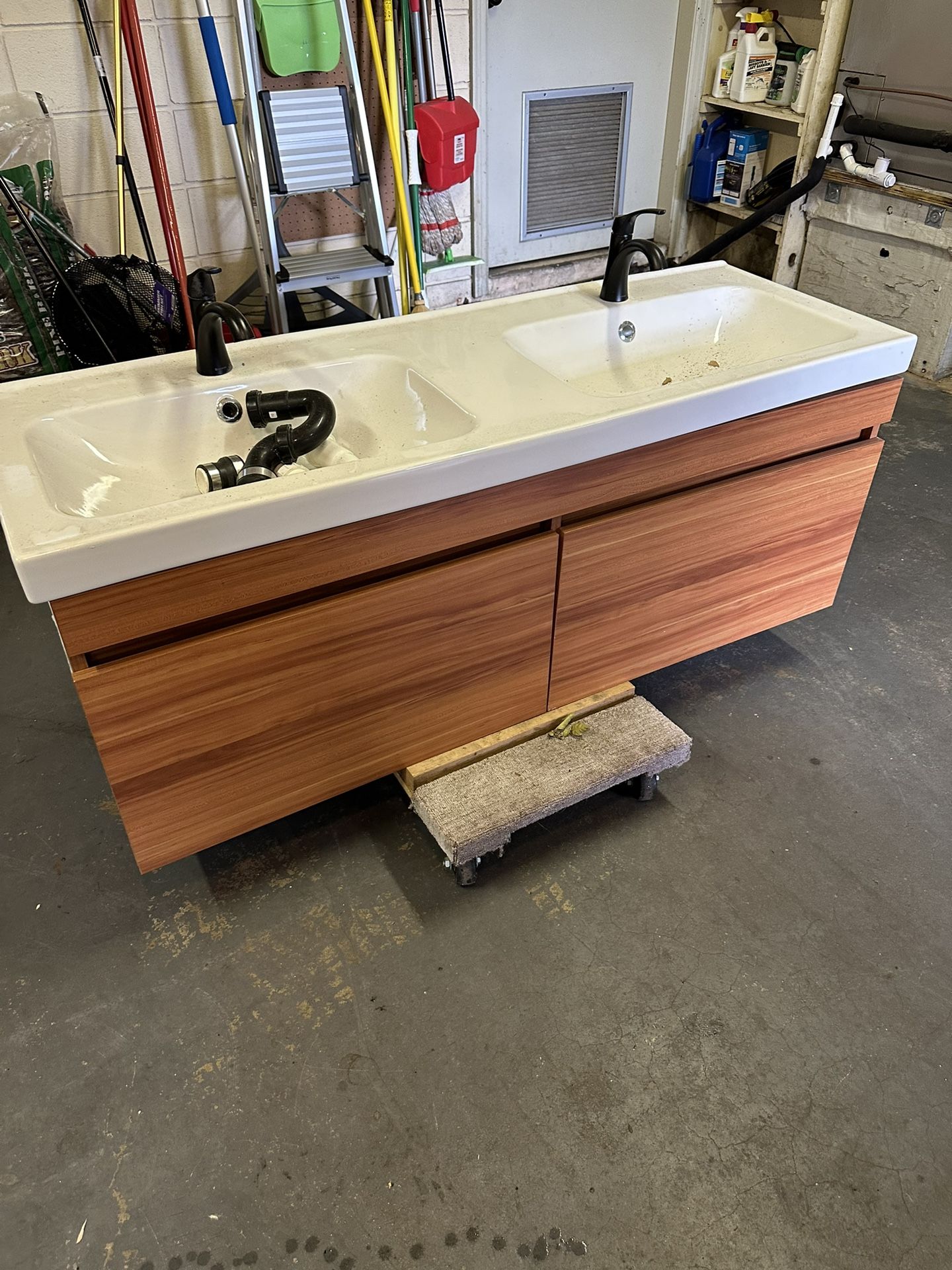 Bathroom vanity with hardware