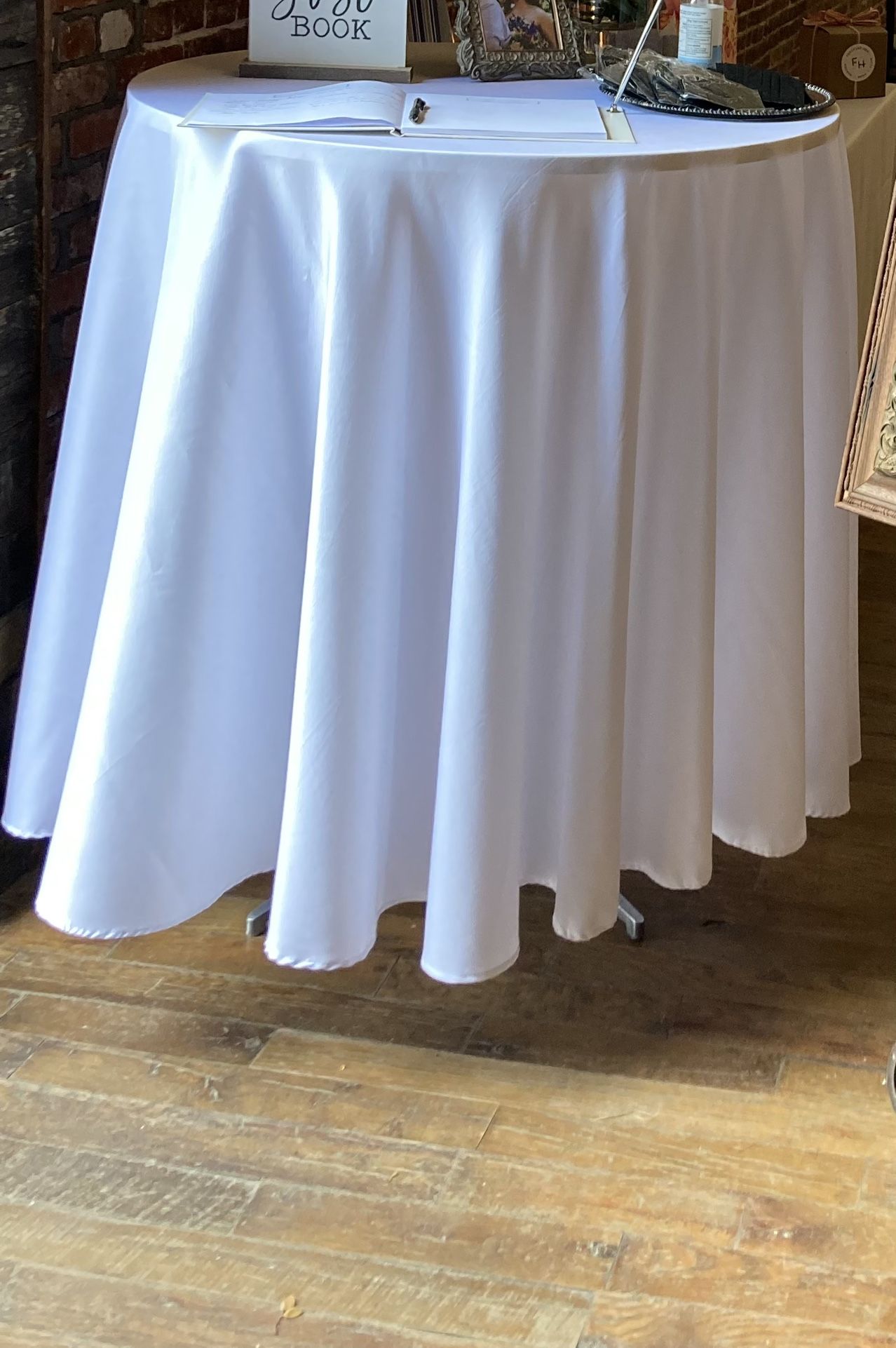 108” Round White Table Cloths
