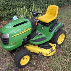 John Deere Riding Mower