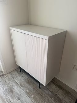 Entryway cabinet white with black legs