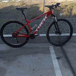 Trek Marlin 7 Mountain Bike