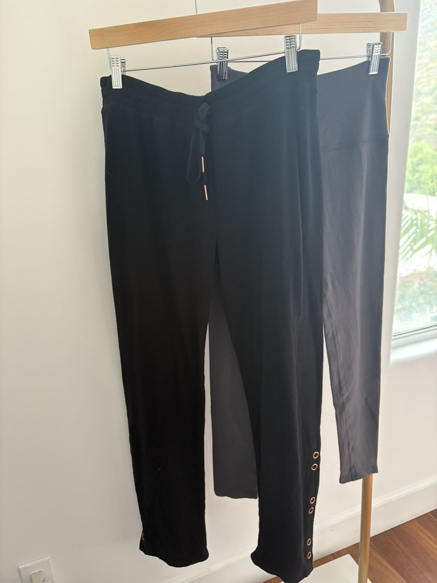 BeyondYoga Pant Bundle includes leggings, yoga pants, and sweatpants