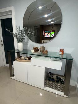 Round wall mirror