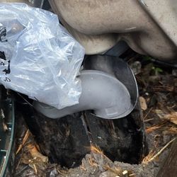 Porsche Macan Stock Mufflers Free! With Dual Black Exhaust Tips And Sport Mode Valve Fully Functioning!