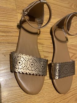 Girl sandals