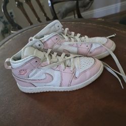 GIRLS SIZE 3Y Pink N White Nike Air Jordons