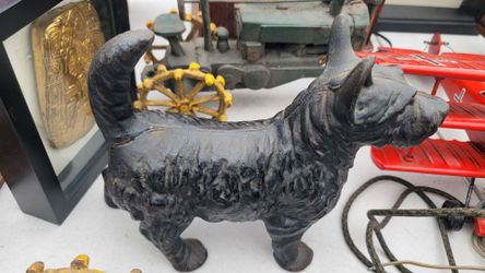 Antique dog