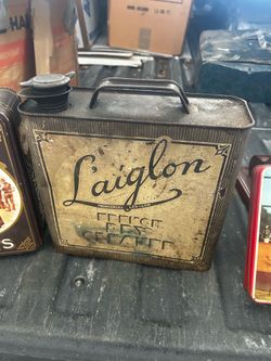 Old vintage cookie tins