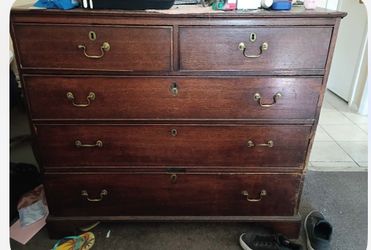 Antique Wooden Chest of Drawers