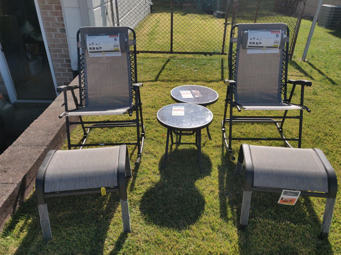 Brand New, Never used Patio furniture set
